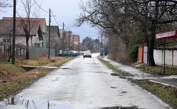 Спремио сачекушу и запуцао, па повређен у покушају бега: Рафал после свађе у кафани